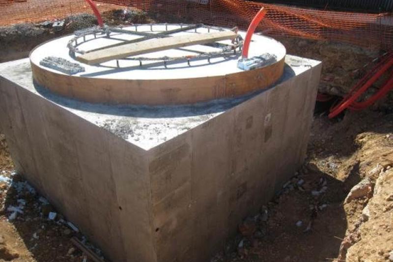 CONSTRUCTION DU SOCLE DE LA NOUVELLE CHEMINEE (40 M3 de béton)